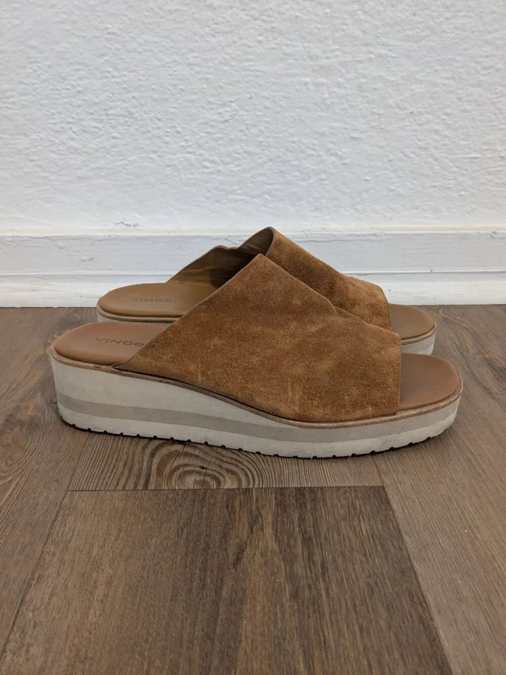 Vince Sarria Suede Platform Sandals Womens 10 Saddle Brown Tan Chunky Low Wedge
